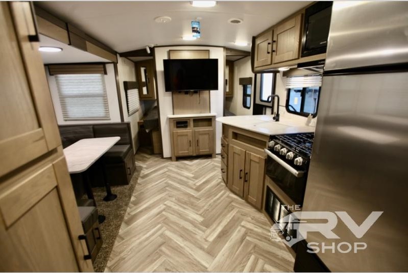 The RV Shop 2021 Cruiser RV Shadow Cruiser